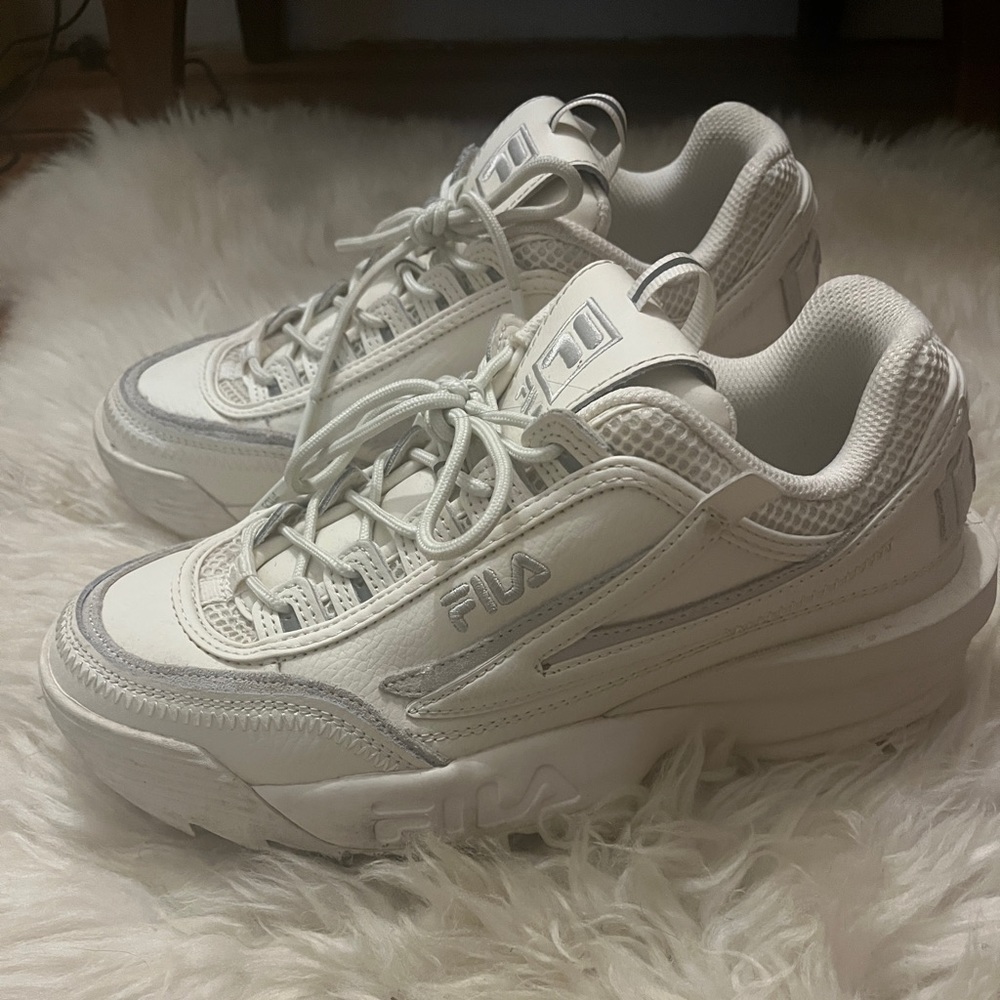 FILA sneakers white cream chunky 9 9.5 amazing condition